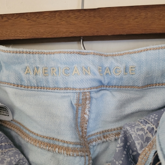 Shorts - Picture 3 of 4